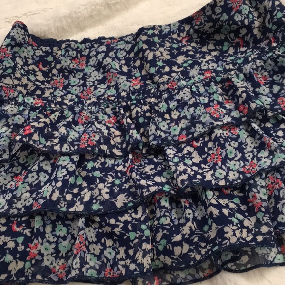 Abercrombie kids skirt. Floral. Worn once. - Picture 2 of 3